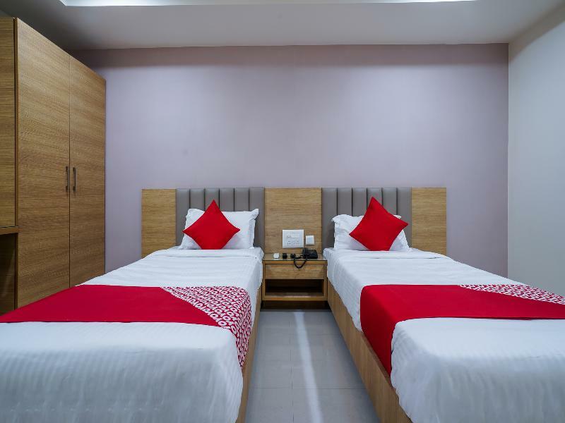 Fabhotel Prime Viraj Suites - Gachibowli - Nr Isb Hyderabad Bagian luar foto